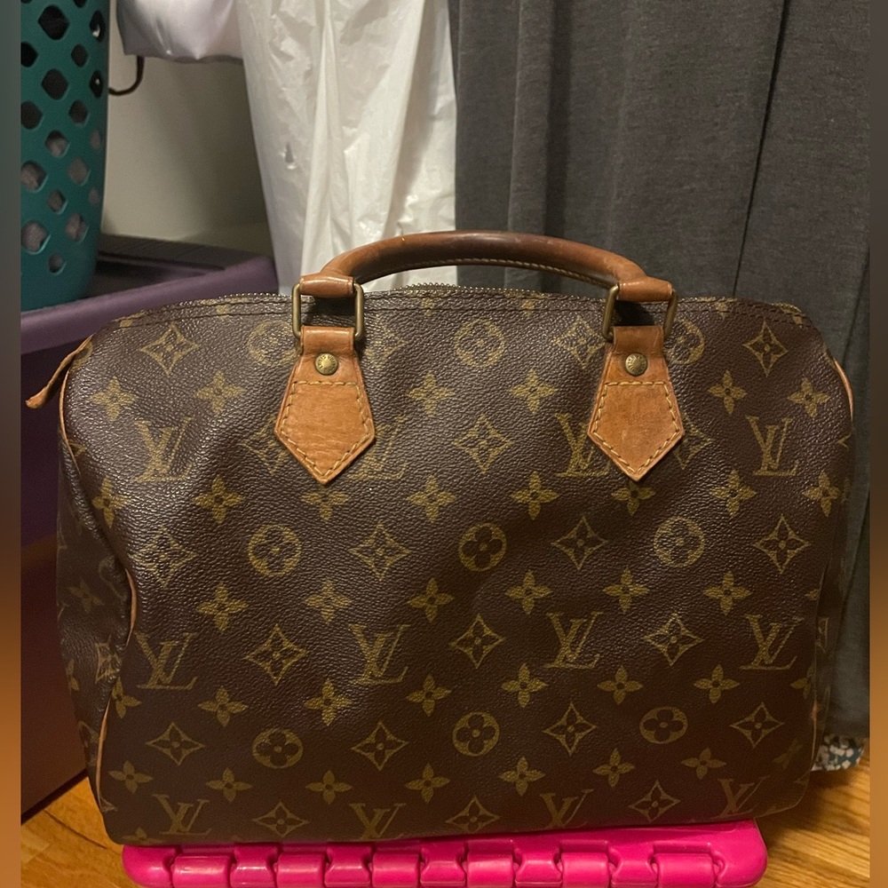 Authentic Louis Vuitton Monogram speedy 30